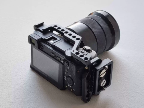 Rent Sony a6500