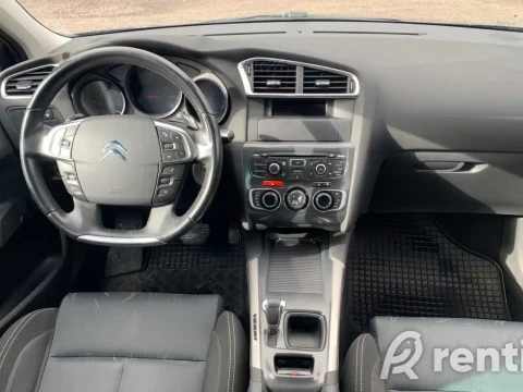 Rent Citroen C4 1.6 82kW photo 7