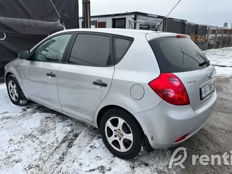 Rent Kia Ceed 1.4 80kW photo 4