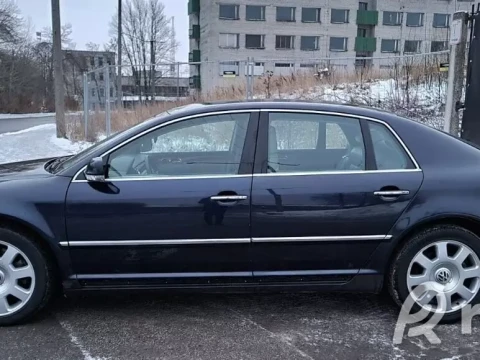 Rent Volkswagen Phaeton 3.0 TDI 165kW photo 6