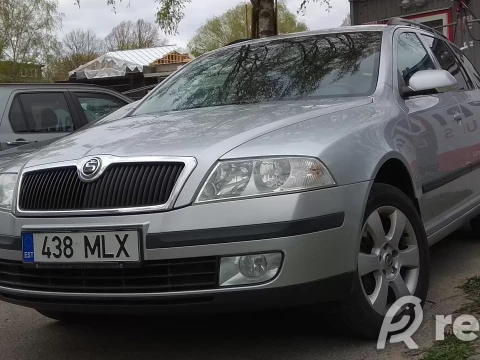 Rent Škoda Octavia 2009 Combi photo 2