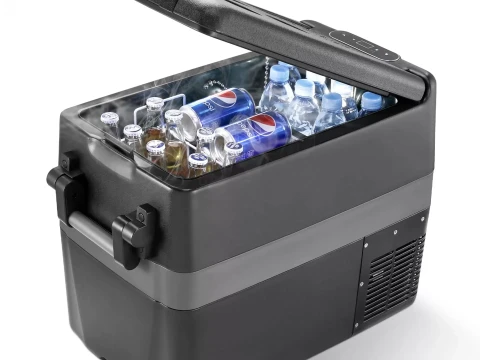 Rent JOYTUTUS PORTABLE CAR FRIDGE/FREEZER 40L 12V/24V/100V/220V photo 1