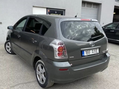 Rent TOYOTA COROLLA photo 3