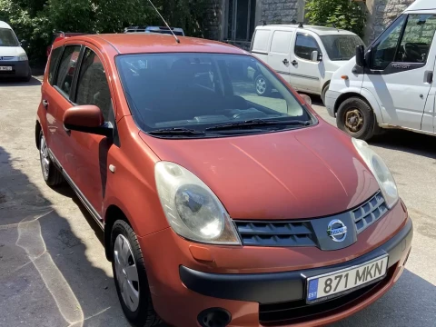 Rent Nissan note