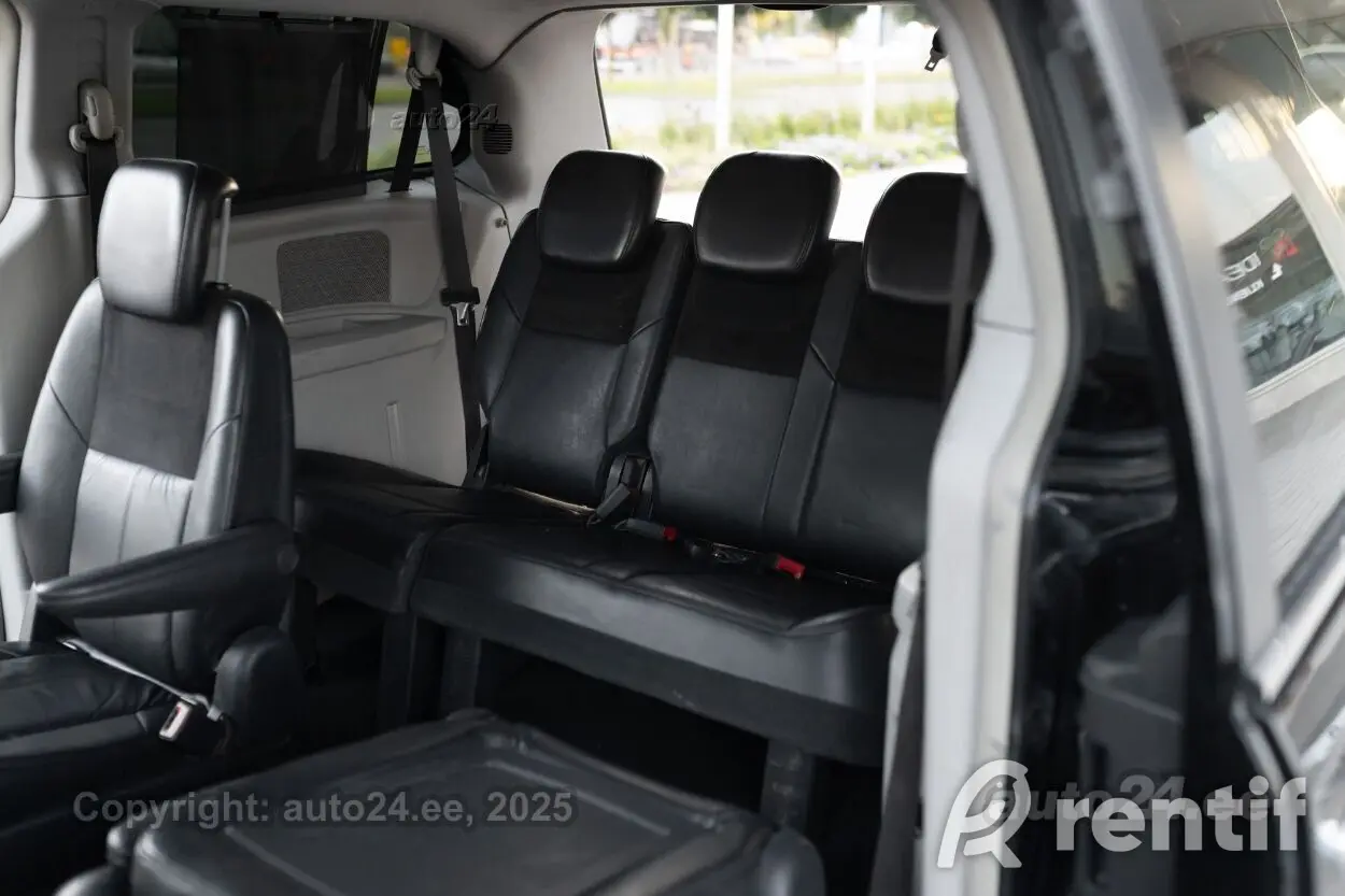 Rentida Chrysler Grand Voyager Stow and Go 2.8 120kW 2008 foto 8