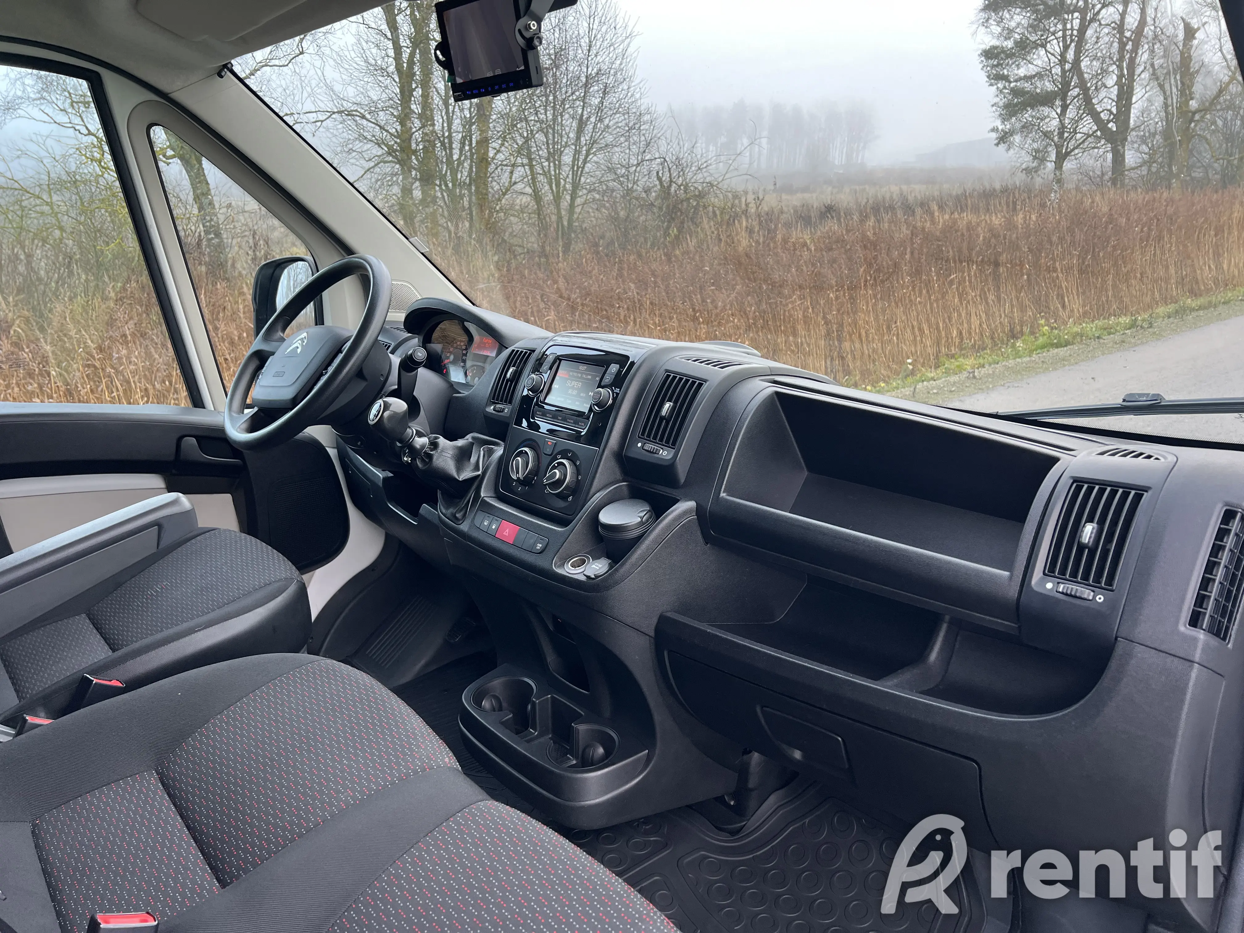 Rent Citroen Jumper 2019 photo 6