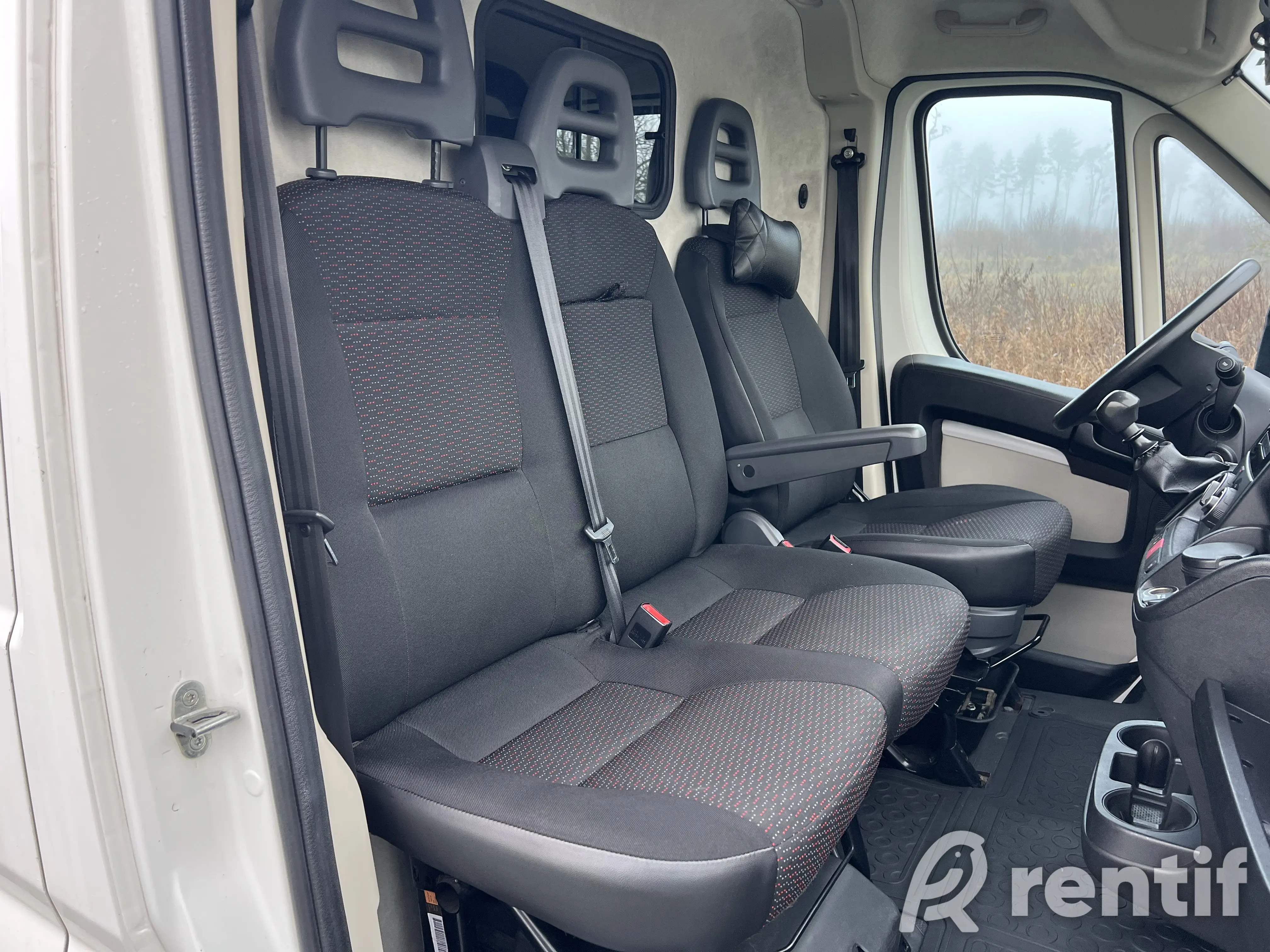 Rent Citroen Jumper 2019 photo 5