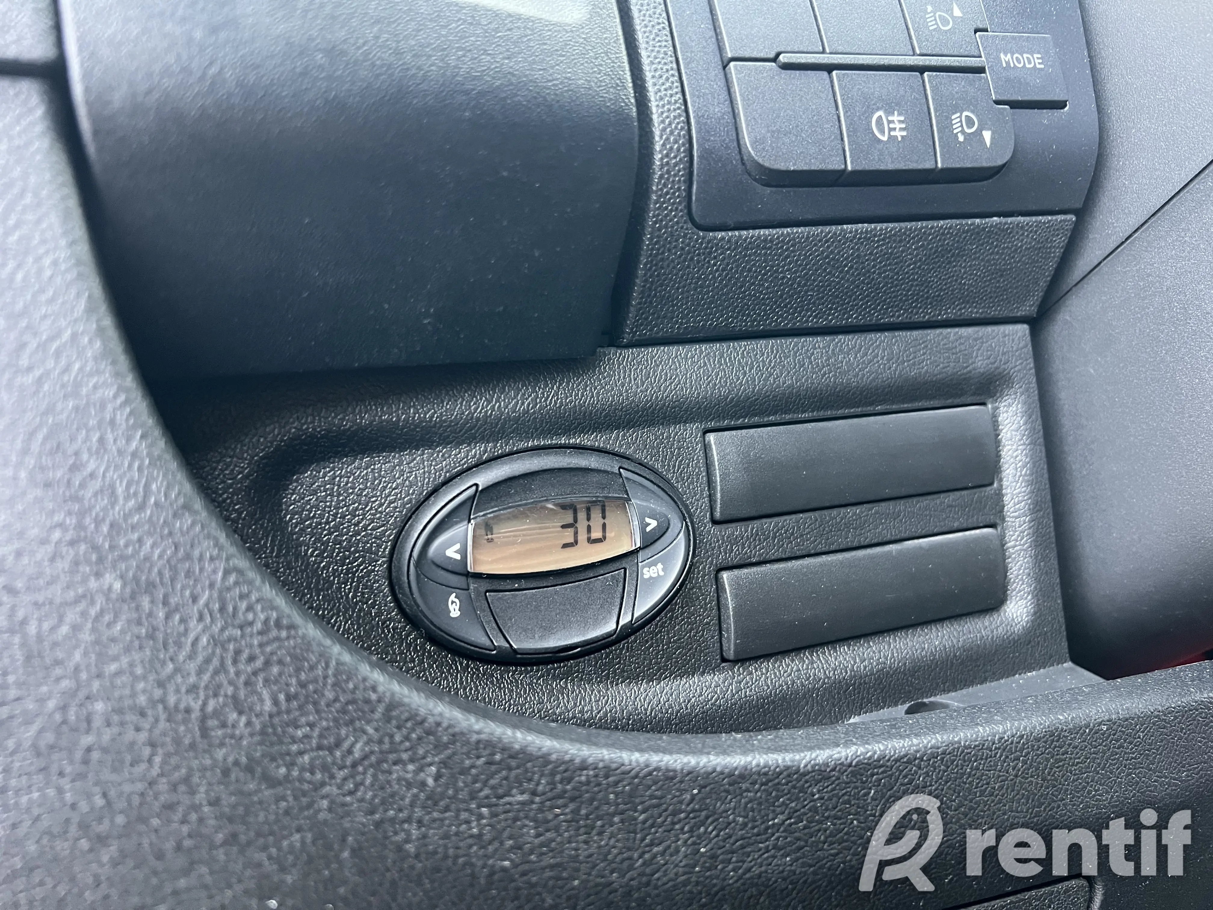 Rent Citroen Jumper 2019 photo 9