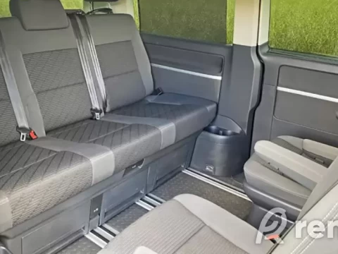 Rent Volskwagen Multivan T5.5 Comfort photo 7
