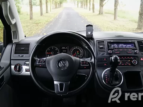 Rent Volskwagen Multivan T6 Long photo 5