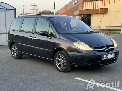 Rent Citroen C8 2.2HDI Manual photo 4