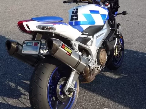 Rent Mootorratas Aprilia Tuono 1000R V2 Akrapovic