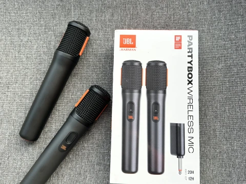 Rent JBL Wireless Microphone Set photo 2
