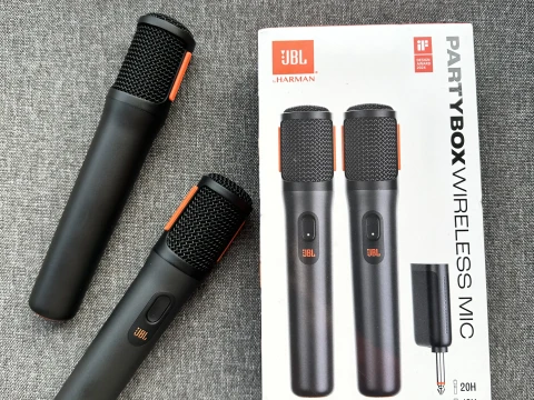 Rent JBL Wireless Microphone Set photo 1